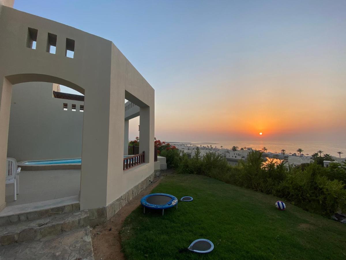 The Villa At Cove Рас ал Хайм Екстериор снимка